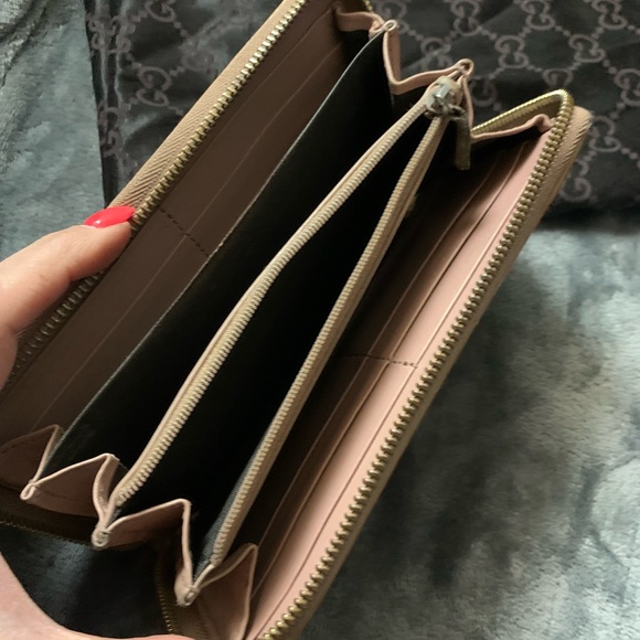 Gucci Micro Microguccissima Belt Zip Around Patent Leather Wallet - Picture 6 of 7